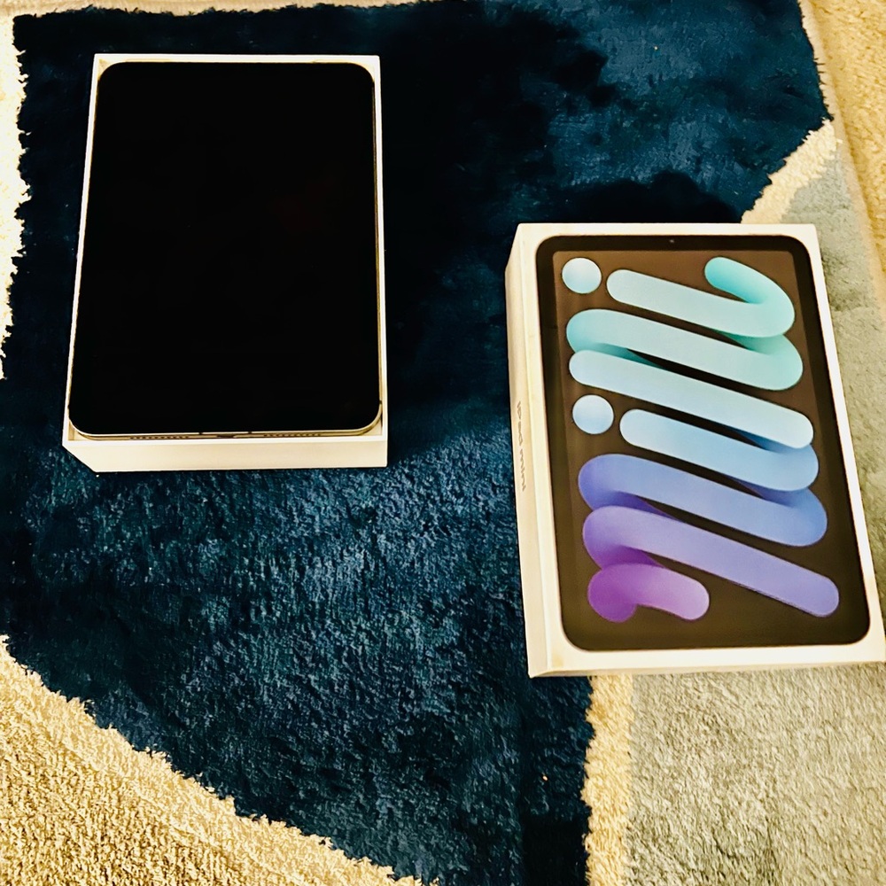 iPad mini (2021) 64GB - Space Gray - (Wi-Fi)
Excellent Condition.